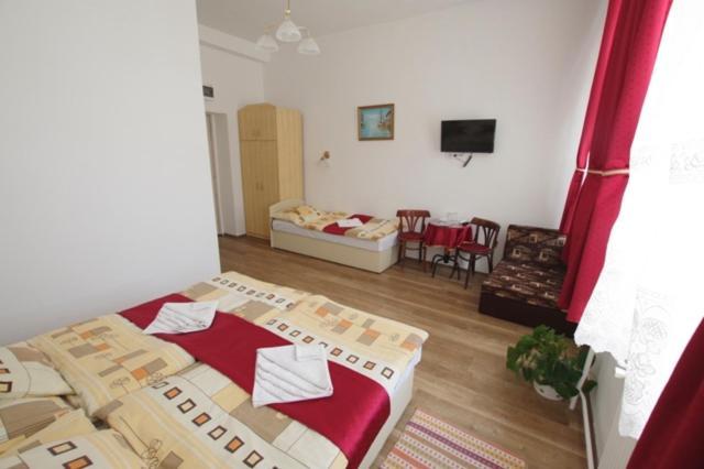 Fehér Hajó Panzió és Vendéglő Győr Exterior foto