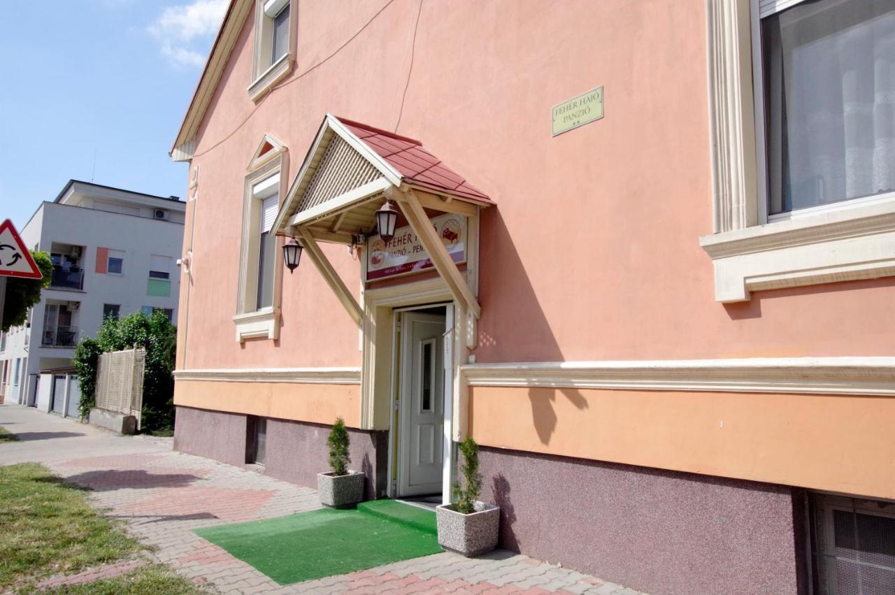 Fehér Hajó Panzió és Vendéglő Győr Exterior foto